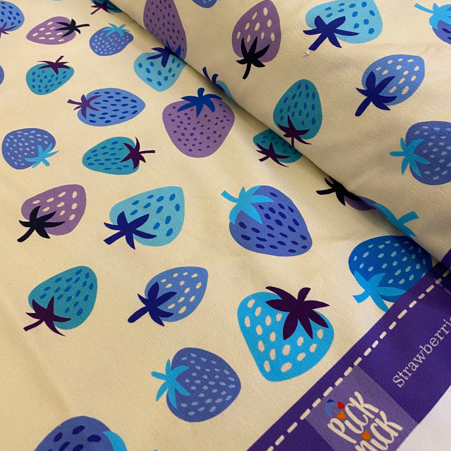-30% ! Jersey "fraises" | 10 cm