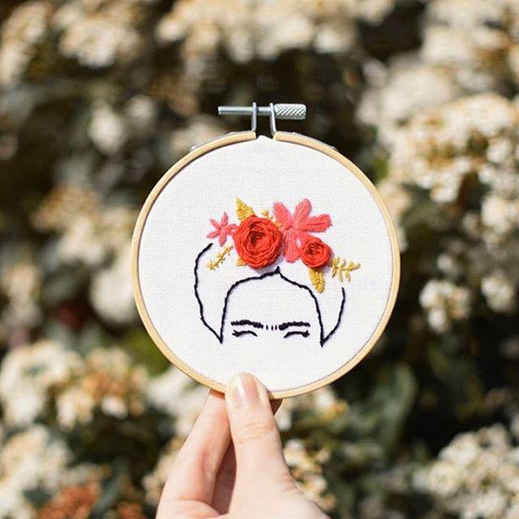 Broderie Frida montée sur tambour