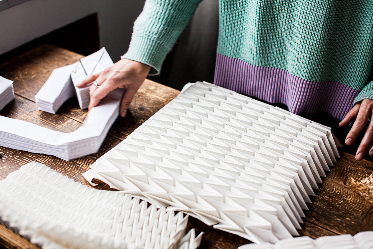 Stage de plissage, Dewi Brunet — ©Héloïse Rouard pour Wallonie Design