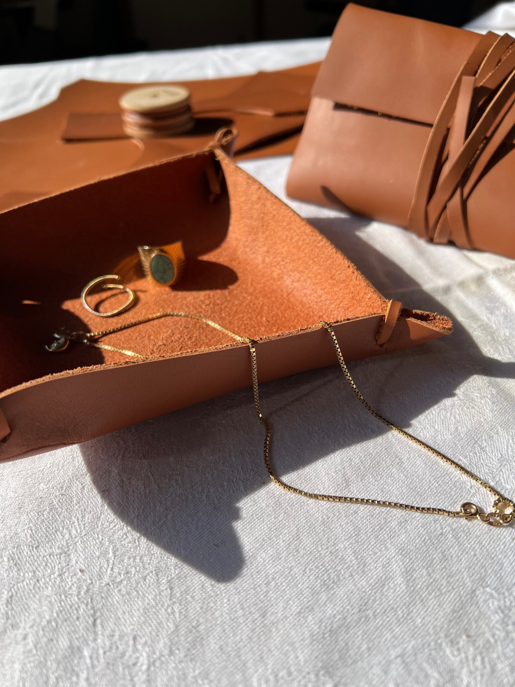 Créations en cuir - atelier Louna Gaspard