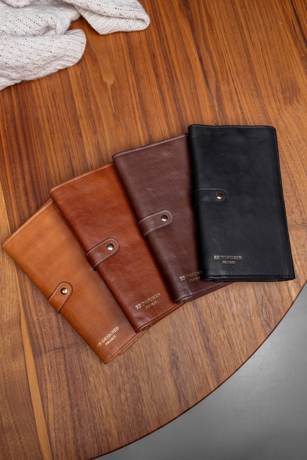 Project 82 Black/Gold