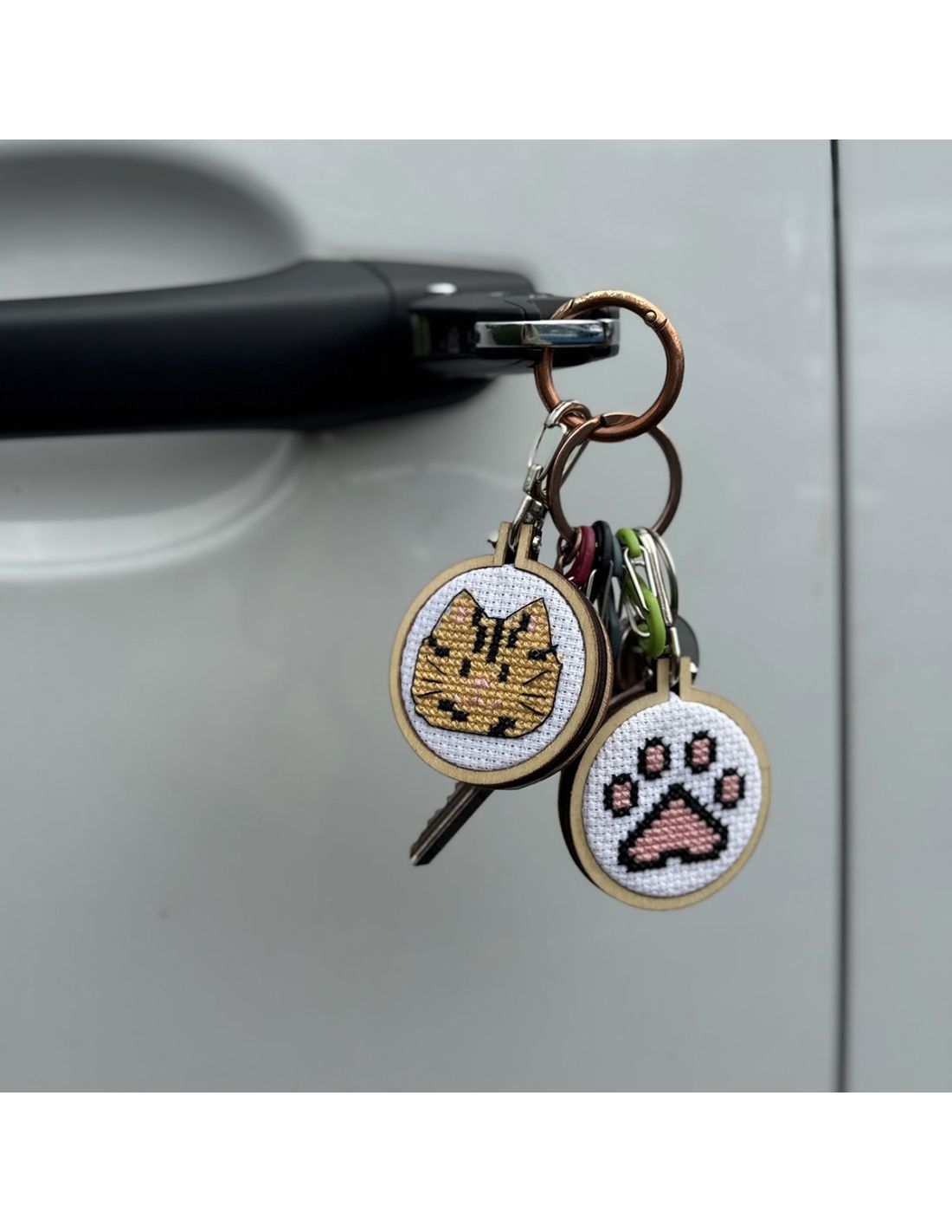 Mini tambour de 5 cm et porte-clés brodé du mini kit