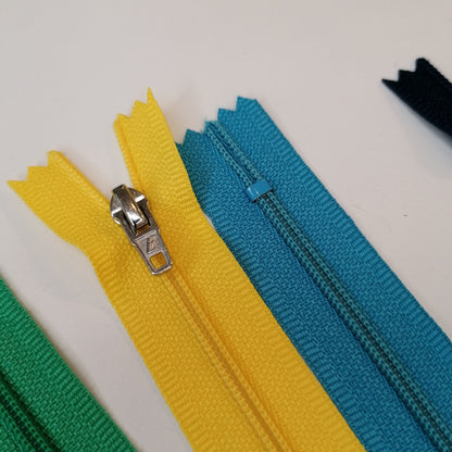 Fermeture éclair / tirette visible non séparable en polyester recyclé, 20 cm / 9 coloris