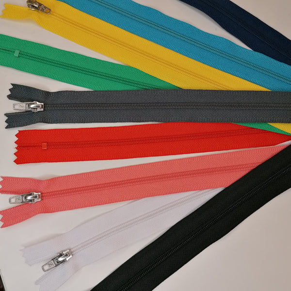 Fermeture éclair / tirette visible non séparable en polyester recyclé, 60 cm / 9 coloris