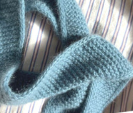 Kit de tricot (intermédiaire) - Echarpe Sophie de PetiteKnit
