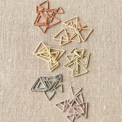Marqueurs en métal « triangles », mélange « terre » | CocoKnits