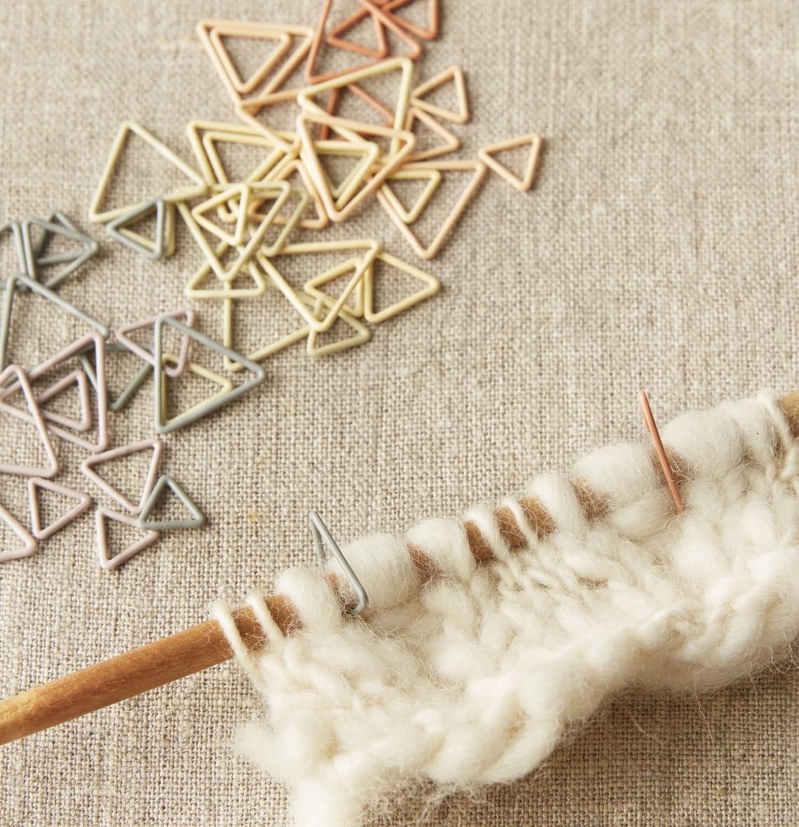 Marqueurs en métal « triangles », mélange « terre » | CocoKnits